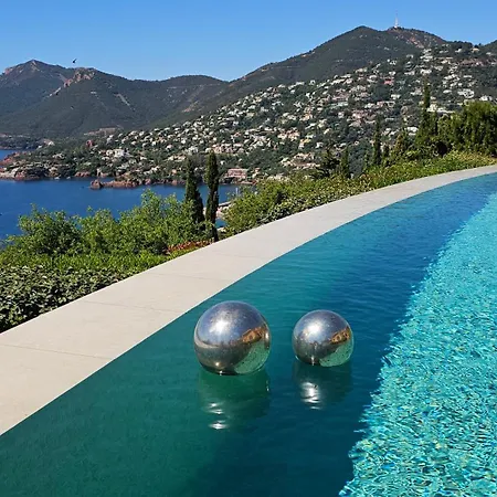 بيت للعطل Charmante Vue De Reve, Aussergewoehnlich Grosser Pool, Meerblick