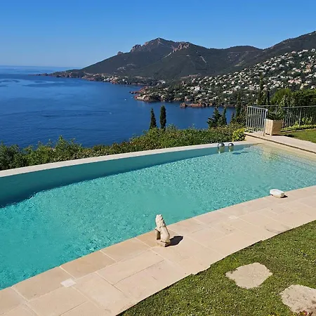 Charmante Vue De Reve, Aussergewoehnlich Grosser Pool, Meerblick بيت للعطل